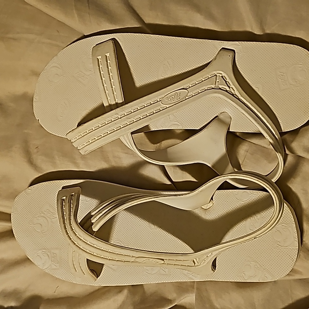 White/cream flojos size 10-10.5